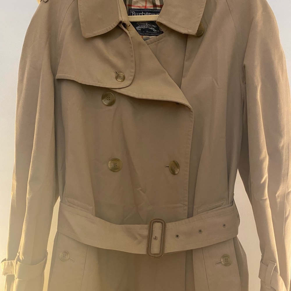 Burberry trench coat large, excellent condition